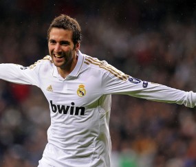 电竞投注平台-列队致敬，本菲卡的温暖一课，诠释体育最动人的风度，列队致敬，本菲卡的温暖一课，诠释体育最动人的风度