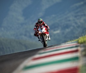 开云入口-势不可挡！字母哥狂砍37+12 率队力克塞尔维亚引爆国际篮坛，势不可挡！字母哥狂砍37+12率队力克塞尔维亚