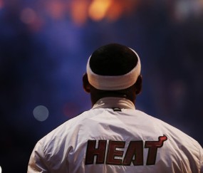 kaiyun登录-德罗巴在C9比赛中出色防守，绝杀引发热议，一场传奇战役的深度解析，德罗巴C9传奇一役，铁血防守+绝杀封神深度解析